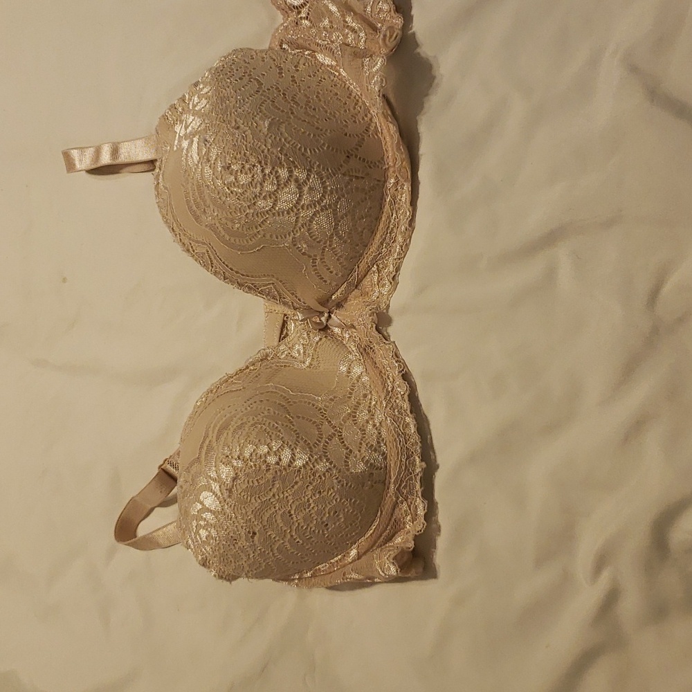 Nice pre-owned Bra  38C